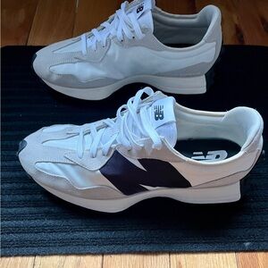 New Balance 327 - Size 11